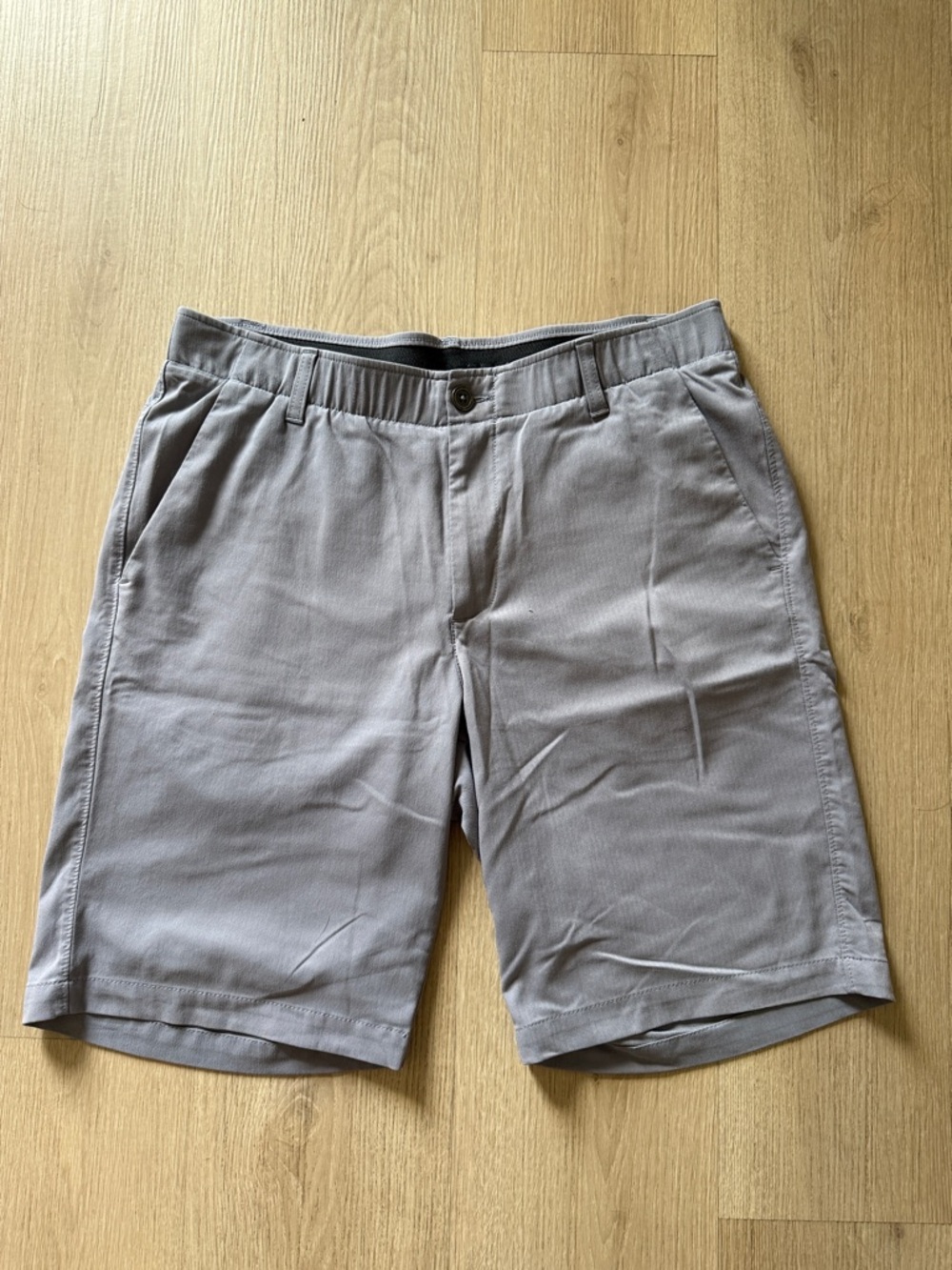 Under Armour Men's Light Gray Performance Flat-Front Shorts